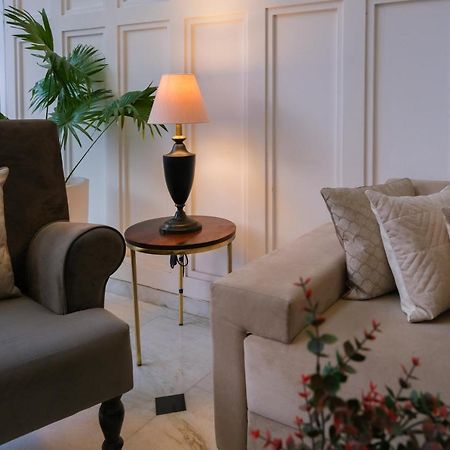 The Wallflower Hotel โกตา ภายนอก รูปภาพ