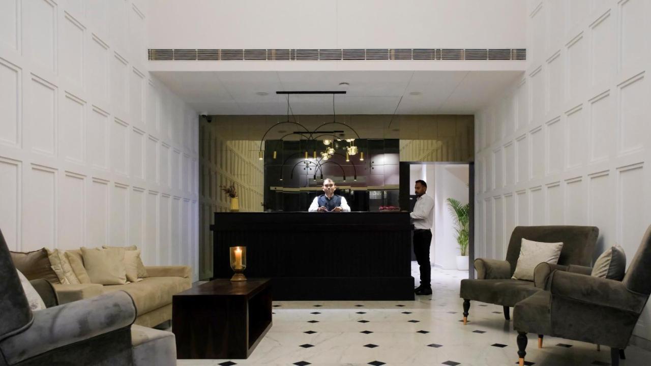 The Wallflower Hotel โกตา ภายนอก รูปภาพ