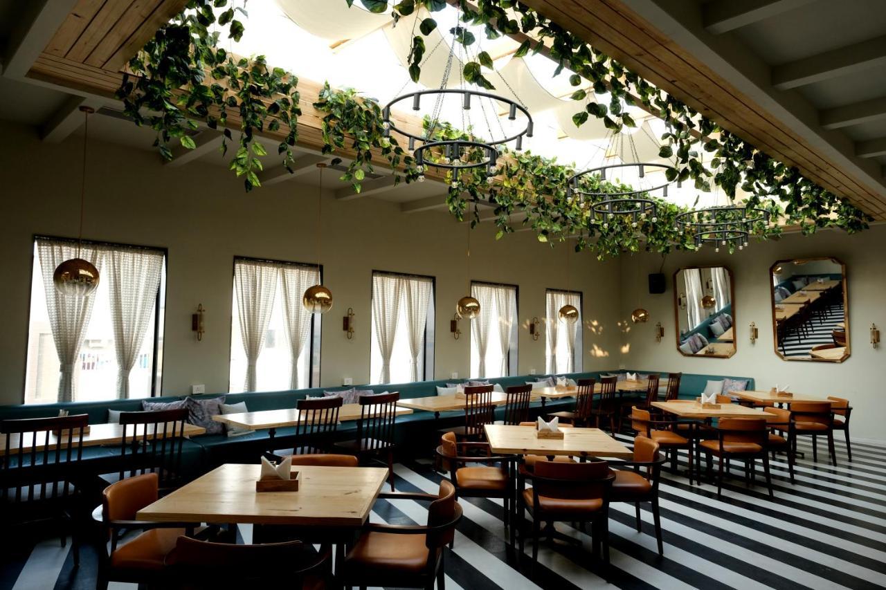 The Wallflower Hotel โกตา ภายนอก รูปภาพ