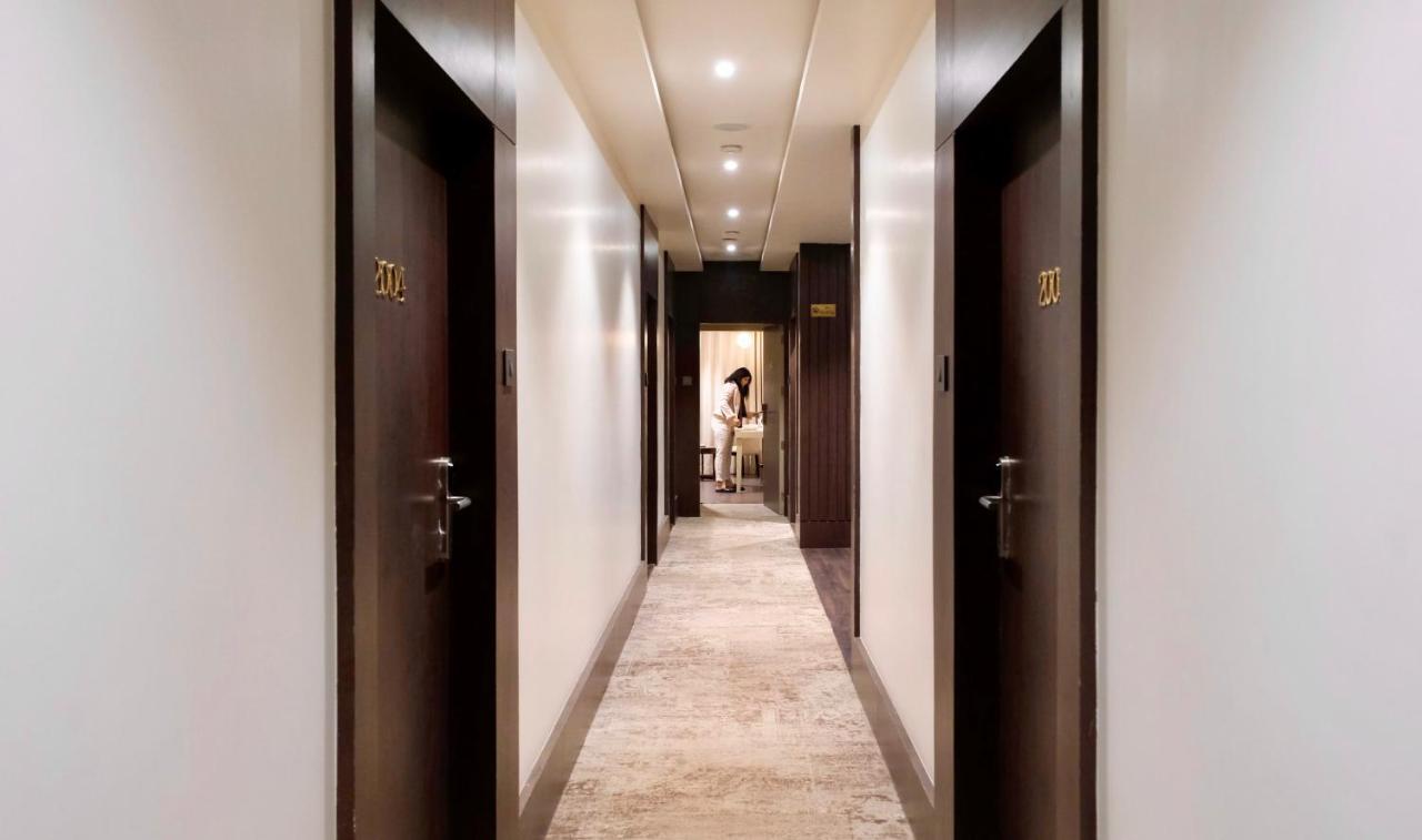 The Wallflower Hotel โกตา ภายนอก รูปภาพ