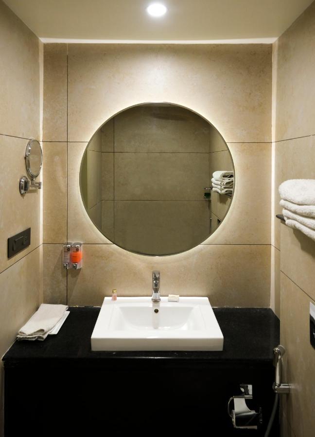 The Wallflower Hotel โกตา ภายนอก รูปภาพ