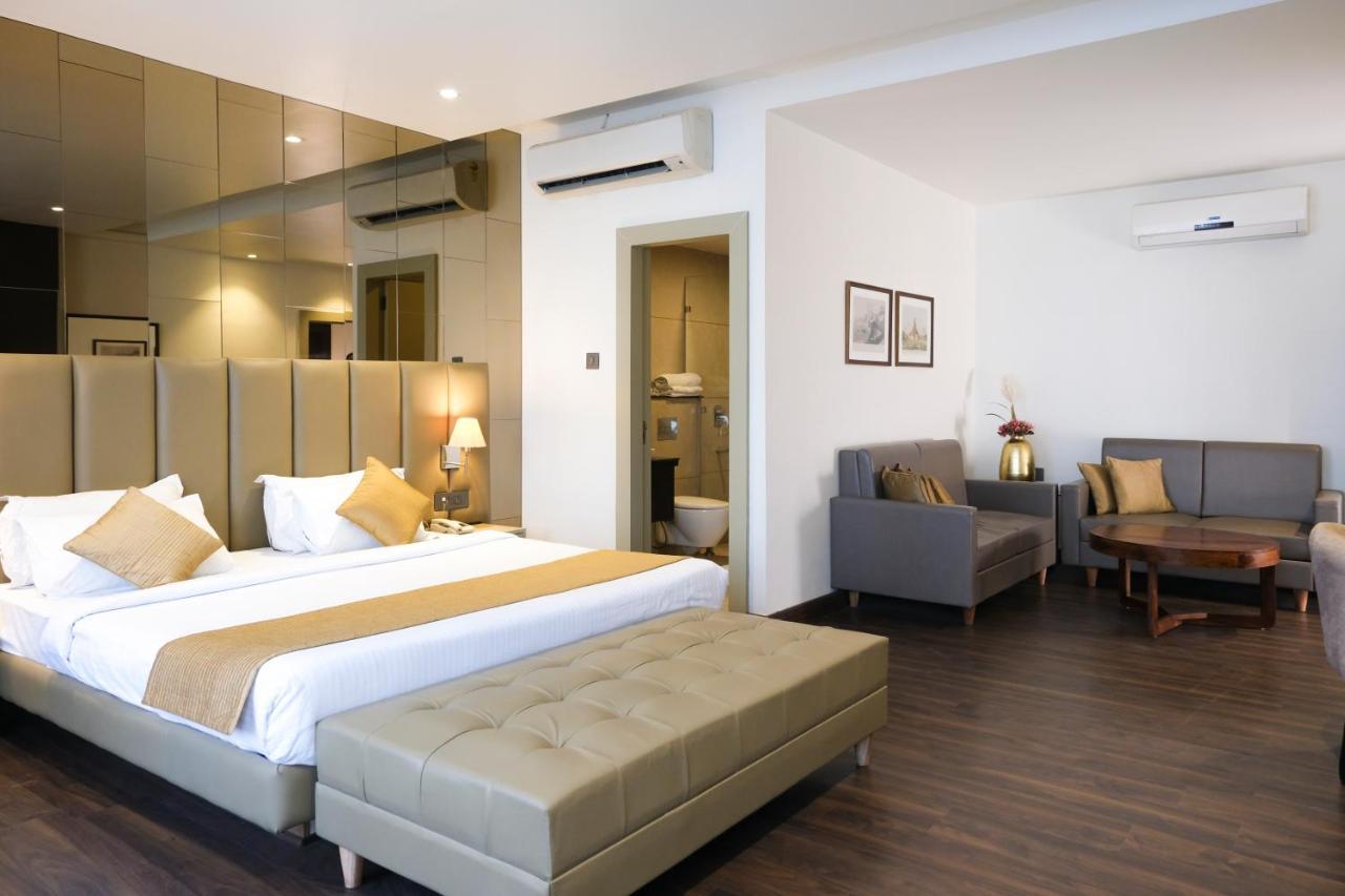 The Wallflower Hotel โกตา ภายนอก รูปภาพ