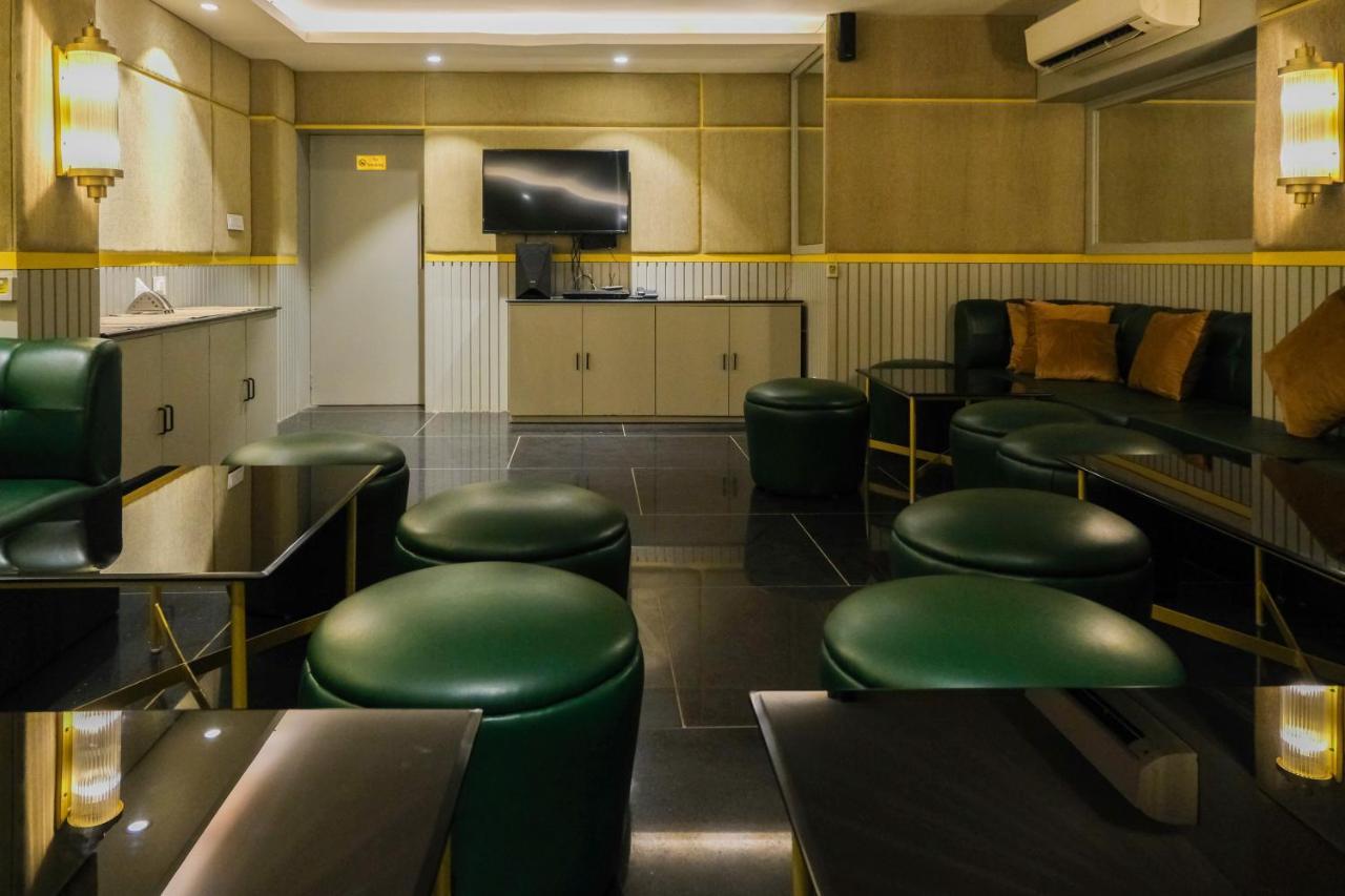 The Wallflower Hotel โกตา ภายนอก รูปภาพ