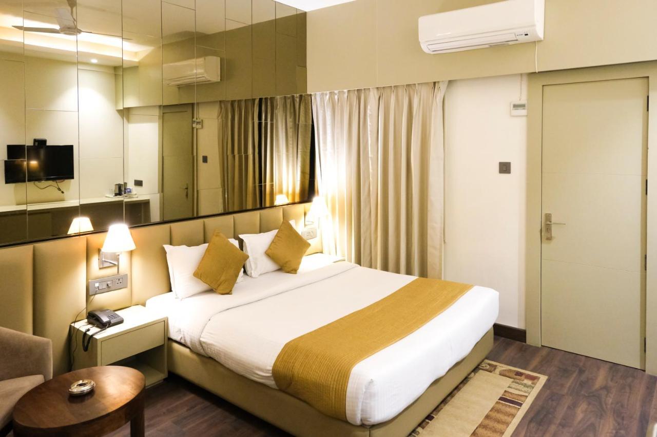 The Wallflower Hotel โกตา ภายนอก รูปภาพ